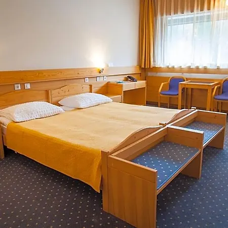 Spik Alpine 4*